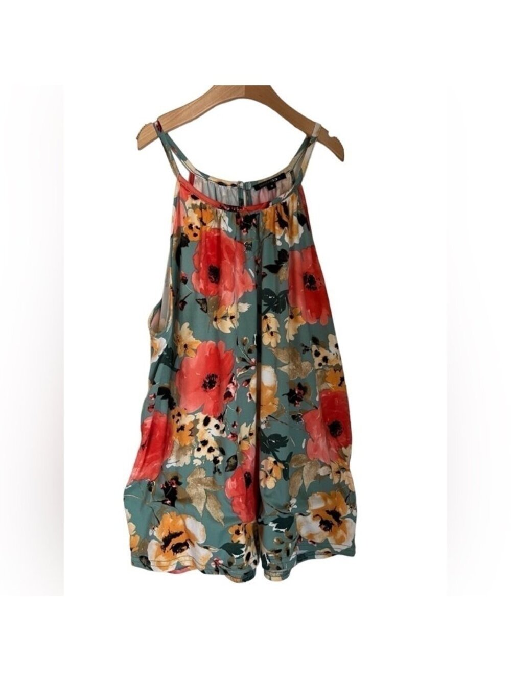 size M floral sleeveless top